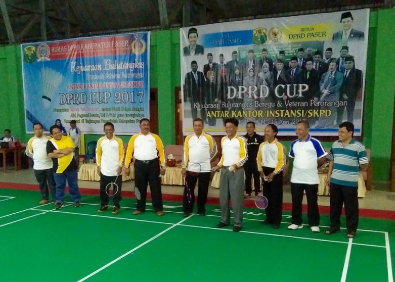 Staf Ahli Bupati Paser Buka Kejuaraan Bulutangkis DPRD Cup