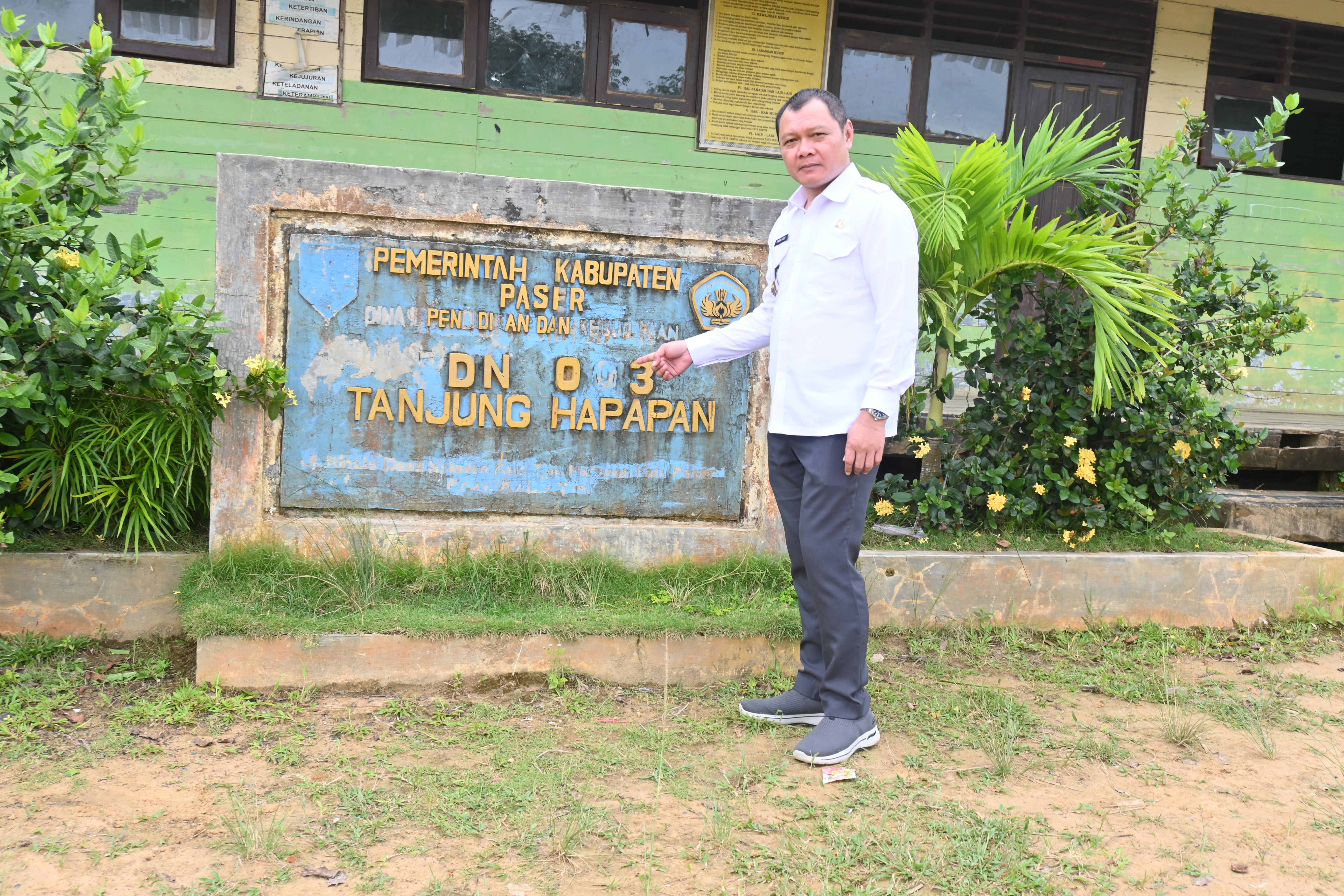 Bupati Fahmi Kunjungi SDN 003 Tanjung Harapan