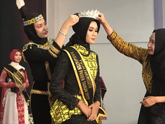 Aulia Wulandari Sabet Mahkota Putri Pariwisata Paser