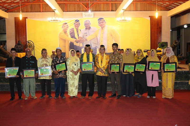 Wabup Bersama Tokoh Berjasa Seni & Budaya Terima Penghargaan DPP LAP