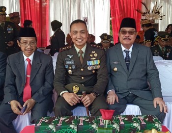 Bupati Paser Hadiri HUT ke 74 TNI
