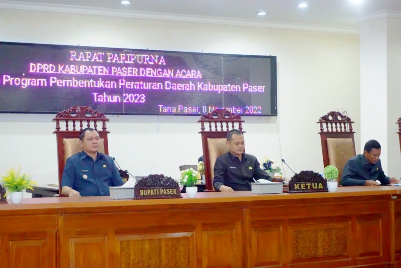 Bupati Fahmi Hadiri Paripurna Pembentukan 8 Perda 2023