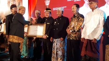 Bupati Paser Menerima Penghargaan PKH 2019