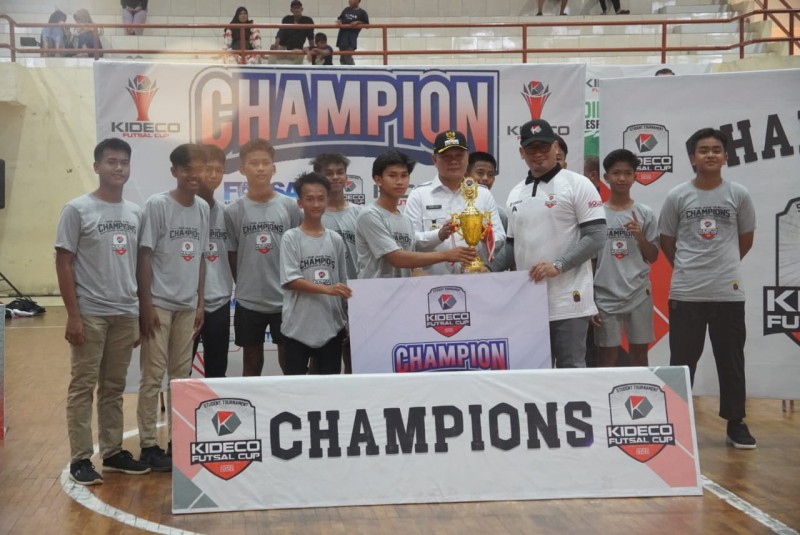 Turnament Student Kideco Futsal ditutup  oleh Bupati Paser