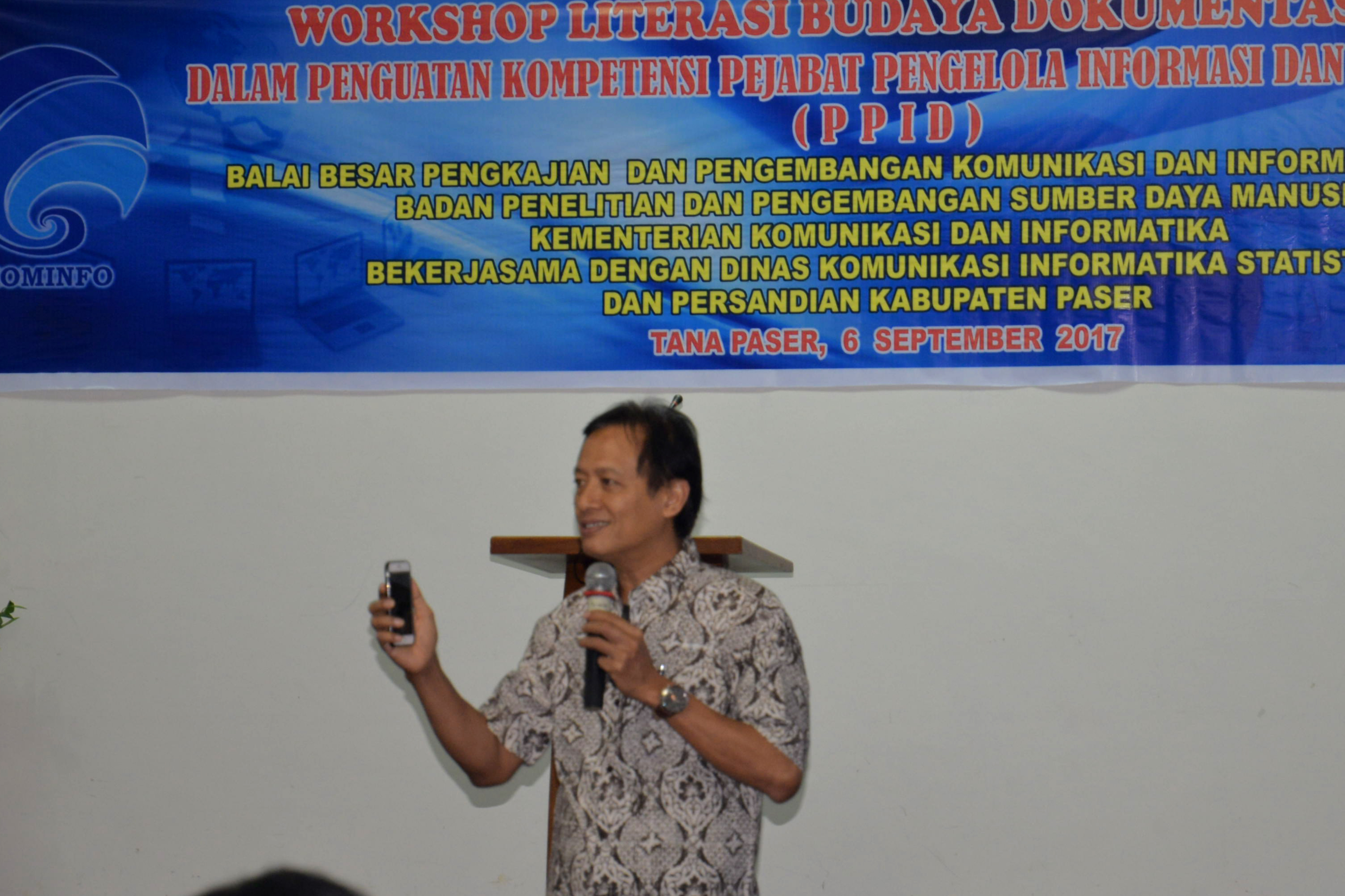Staf Ahli Kemenkominfo: Pengguna Medsos harus Pintar