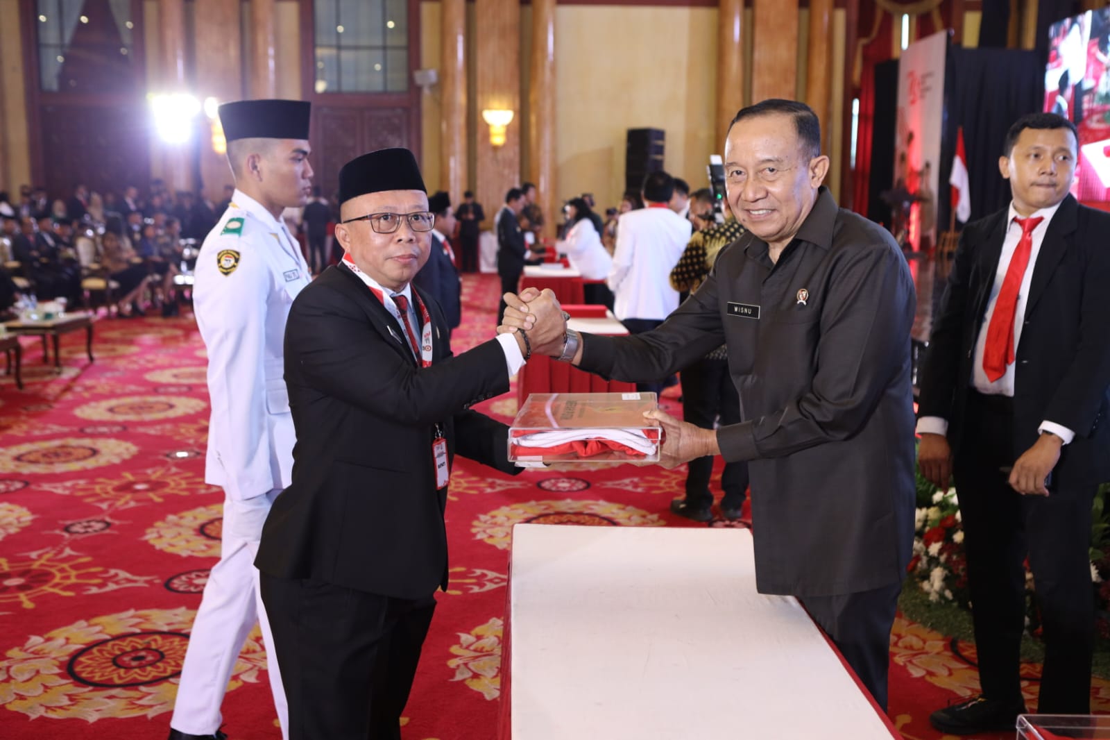 Pemerintah Kabupaten Paser Terima Duplikat Bendera Pusaka