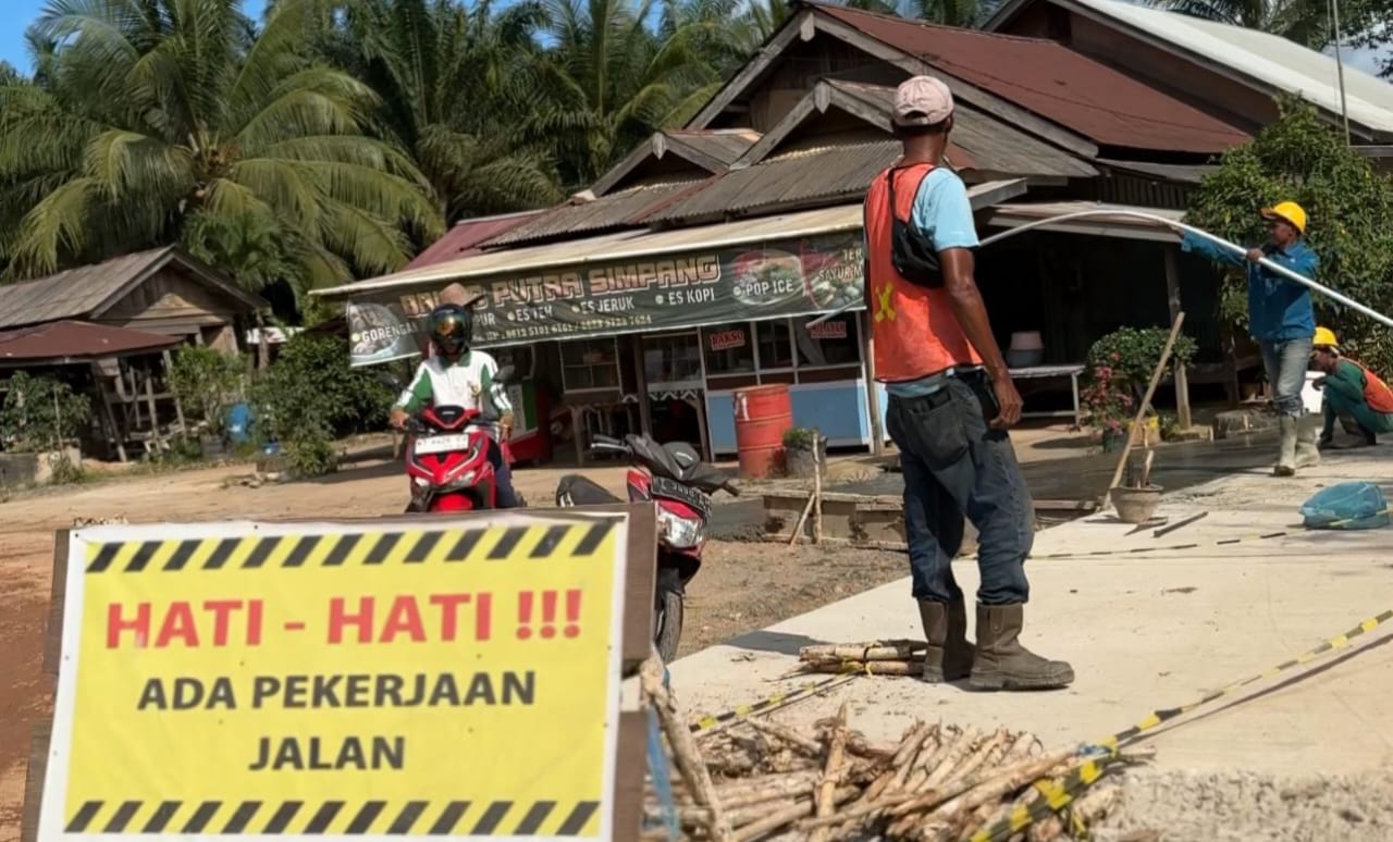 Pembangunan Jalan Lori-Sungai Langir Sudah 40 Persen