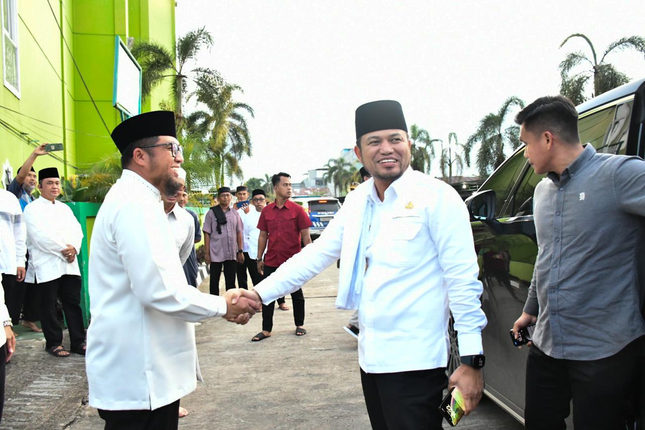 Wakil Bupati Sambut Gubernur Dan Wakil Gubernur Kalimantan Timur Safari Ramadan Ke Paser