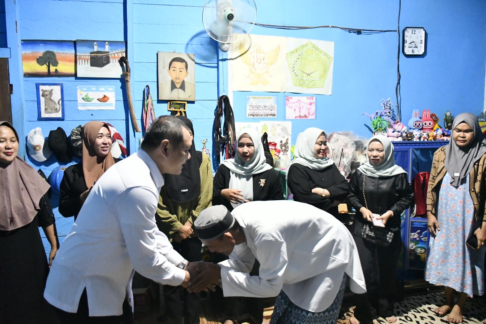 Bupati Selalu Ditunggu Warga