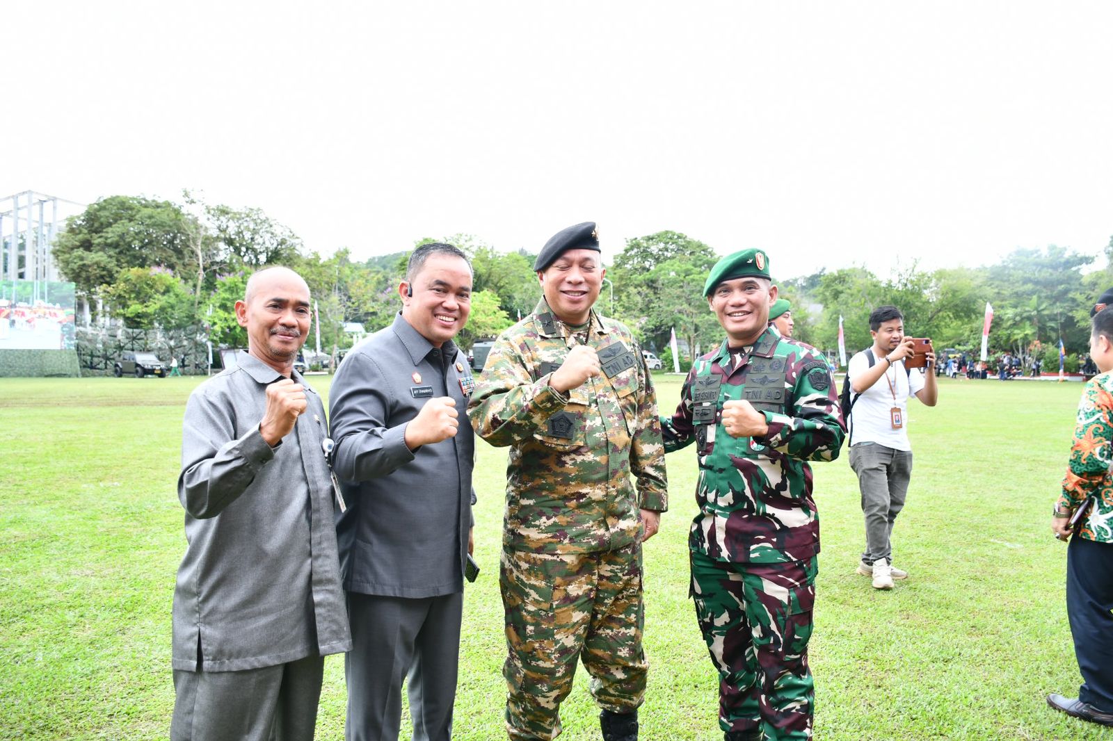 Staf Ahli Pemerintahan, Hukum dan Politik Hadiri Upacara Komcad Gelombang II