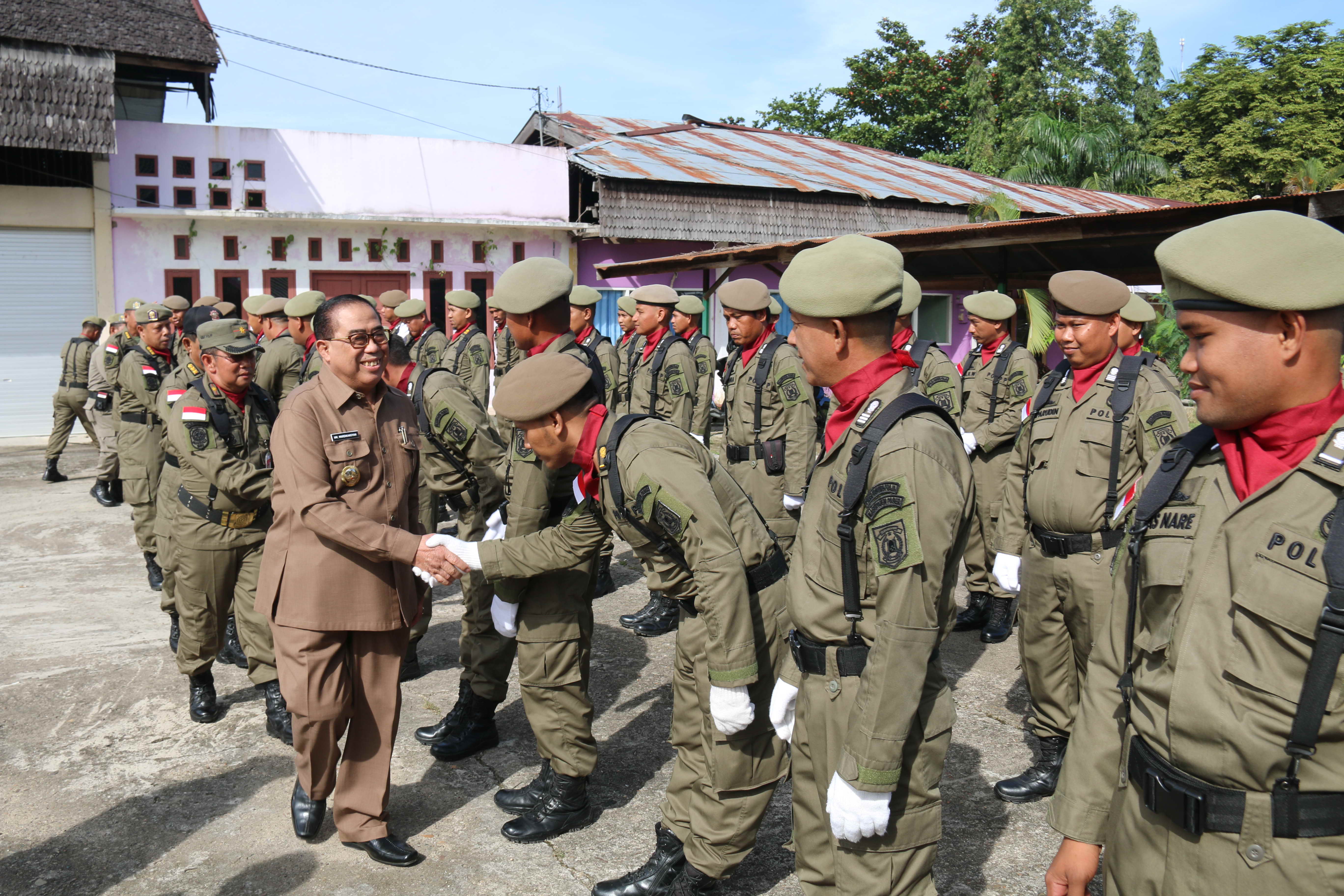 Wabup Berikan Apresiasi Satpol PP Paser