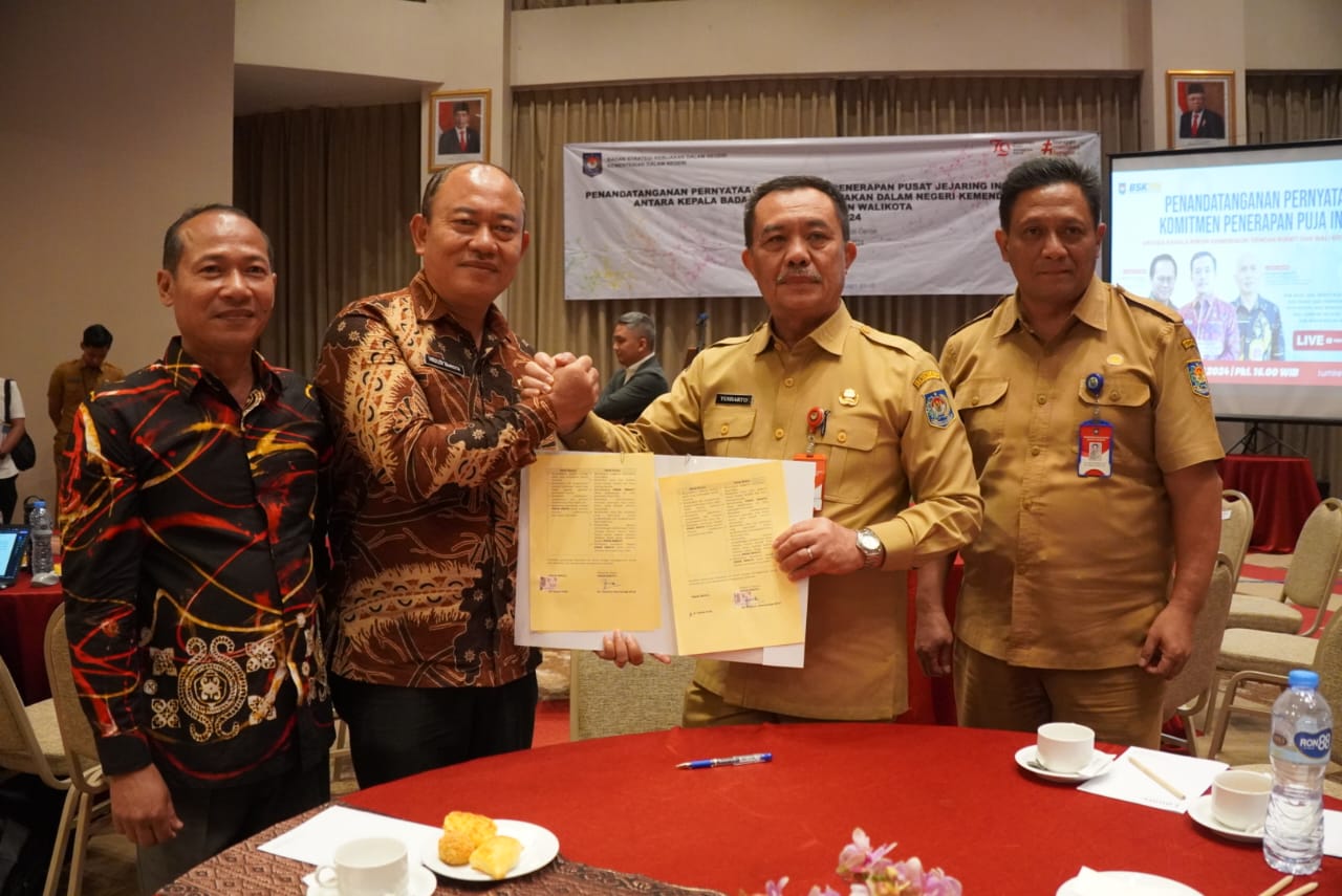 Permudah Pelayanan Masyarakat, Pemkab Paser Lakukan Penandatanganan Pernyataan komitmen penerapan Aplikasi Puja Indah dengan Kepala BSKDN Kemendagri