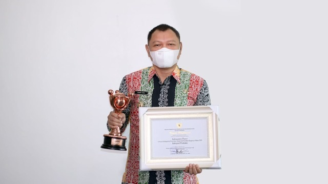 Bupati Fahmi Terima Penghargaan APE Kementerian P3A RI