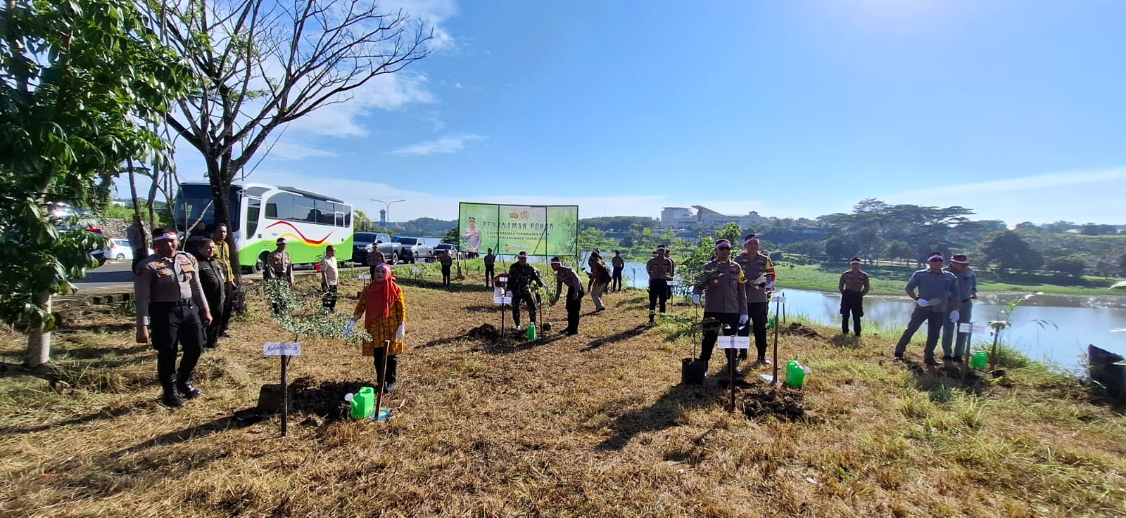 Penanaman 100 Pohon Rangkaian HUT Bhayangkara KE -78