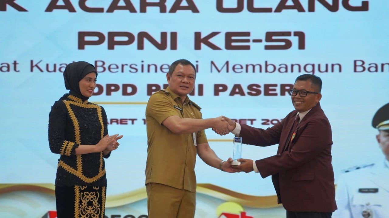 Bupati Harap Perawat Layani Masyarakat dengan Prima