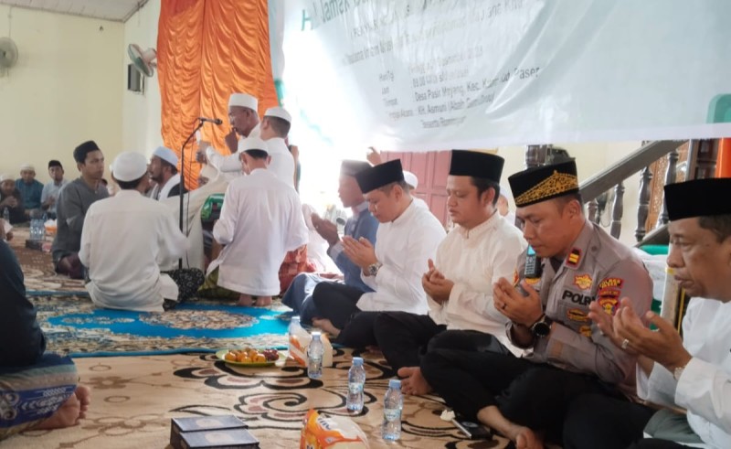 Bupati Fahmi Hadiri Haul Akbar Datu Pasir Mayang
