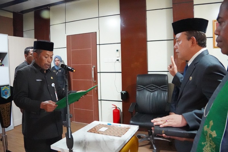 Sekda Lantik Dewan Pengawas PDAM Tirta Kandilo
