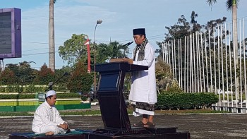 Ribuan Warga Hadiri Sholat Idul Fitri, Ini kata Wakil Ketua DPRD Dalam Khutbahnya