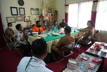 Bupati Fahmi Dengarkan  Curhatan Camat, Kades & Tokoh Warga Long Kali