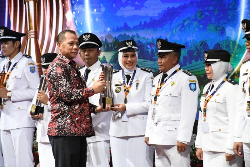 Long Ikis Raih Juara 2 Lomba Kelurahan  Tingkat Nasional pada Regional III