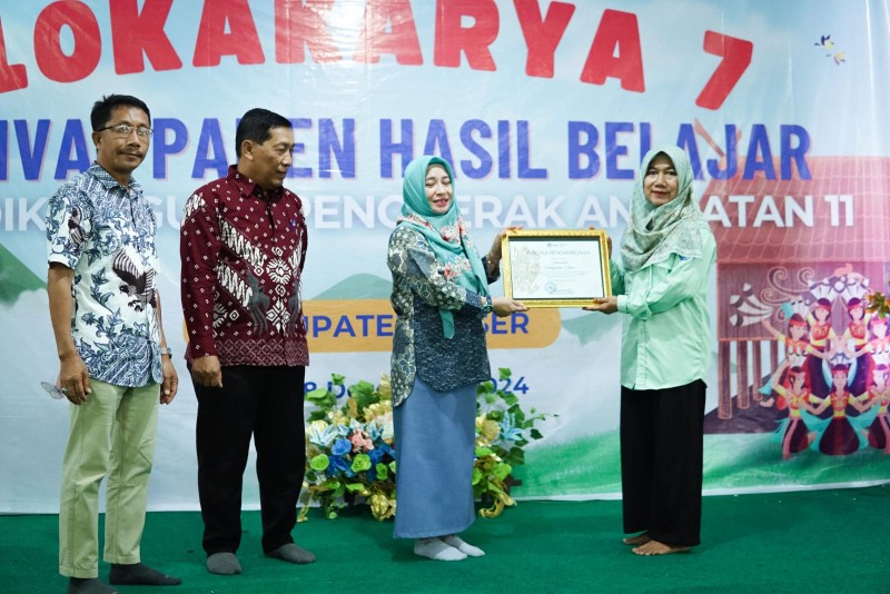 Melalui Program Guru Penggerak Diharapkan Para Guru Dapat Menjadi Pemimpin – Pemimpin Pendidikan Yang Membangun Masa Depan