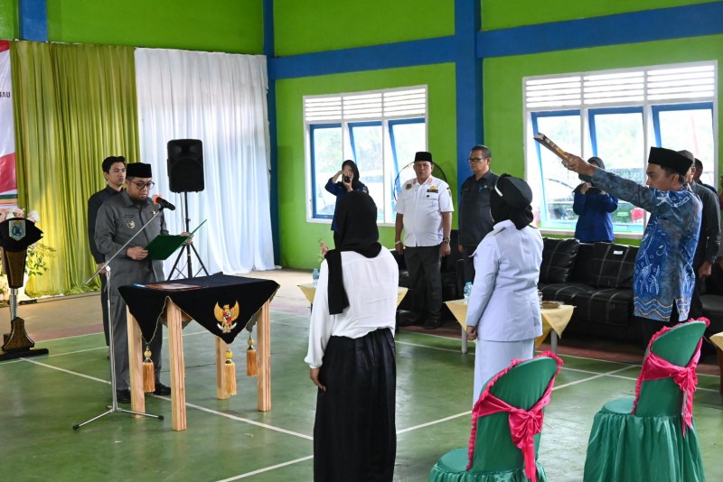 Wabup Lantik Kades Petangis Pengganti Antar Waktu 2021-2029