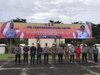 Bupati  Fahmi Pimpin Apel Gabungan Kesiapsiagaan Bencana Polda Kaltim 