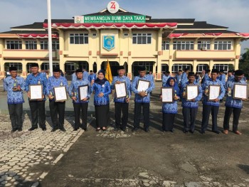 Keluhkan Minim Pencapaian 2019, Bupati Tetap Apresiasi  Instansi & Individu yang Mengangkat Nama Kabupaten Paser. 