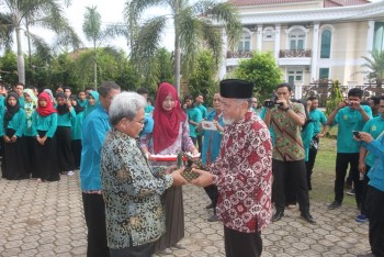 STIPER Muhammadiyah Tanah Grogot Lepas 58 Mahasiswa KKN