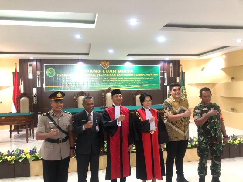 Sekda Hadiri Pengambilan Sumpah, Pelantikan dan Serah Terima Jabatan Ketua Pengadilan Negeri Tanah Grogot