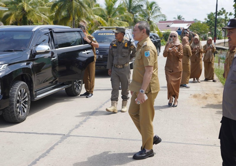 Bupati Tinjau Sejumlah Bangunan Infrastruktur di Lori