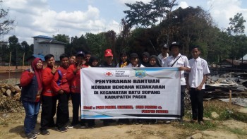 PMI Bantu Korban Kebakaran di Batu Sopang