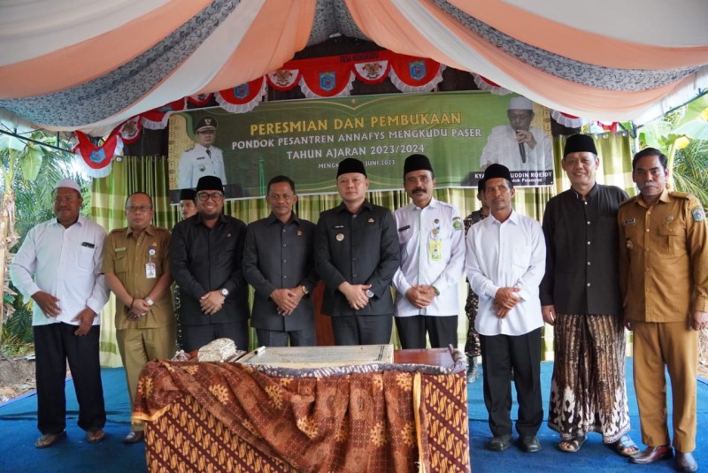 Bupati Fahmi Resmikan Pesantren Annafys Mengkudu