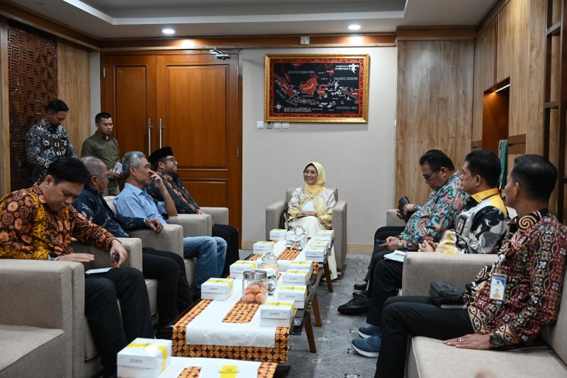 Wabup Ikhwan Lakukan Kunjungan Kerja ke Komisi X DPR RI