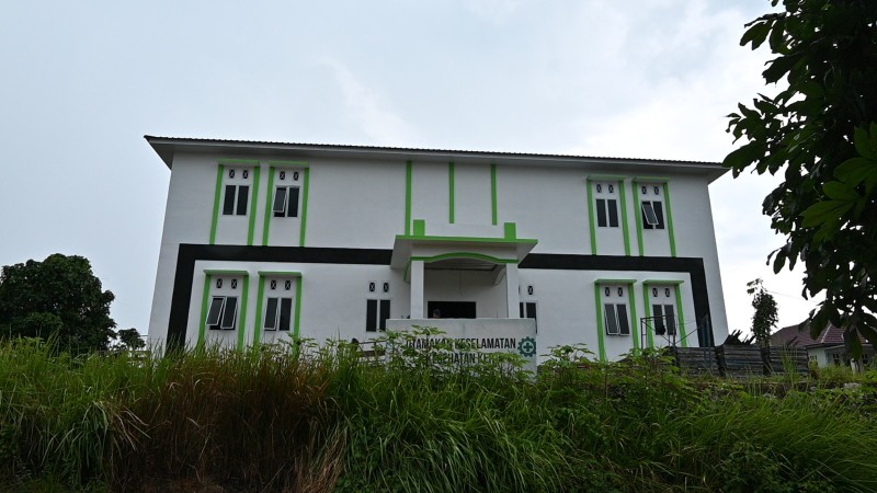 Fahmi Singgahi Kantor Desa Pait dan Kantor Camat Long Ikis
