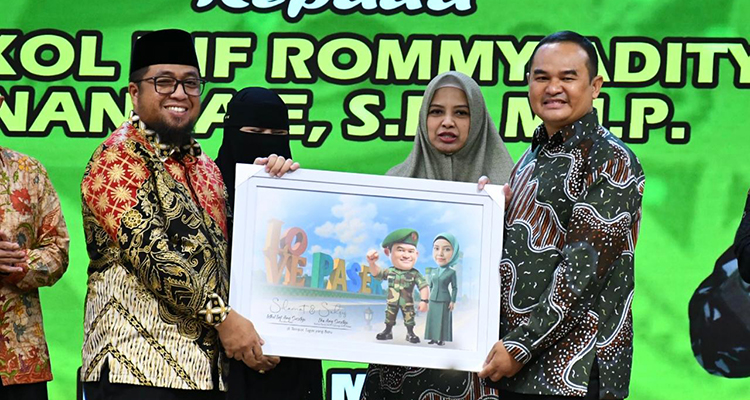 Wabup Sampaikan Apresiasi dan Terima Kasih Atas Dedikasinya Kepada Letkol Inf. Ary Susetyo Serta Ucapkan Selamat Datang Kepada Letkol Inf. Rommy Aditya Nanda E